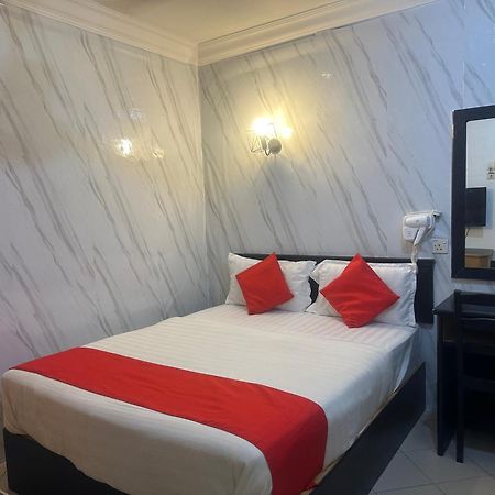 V Hotel Teluk Intan Eksteriør bilde