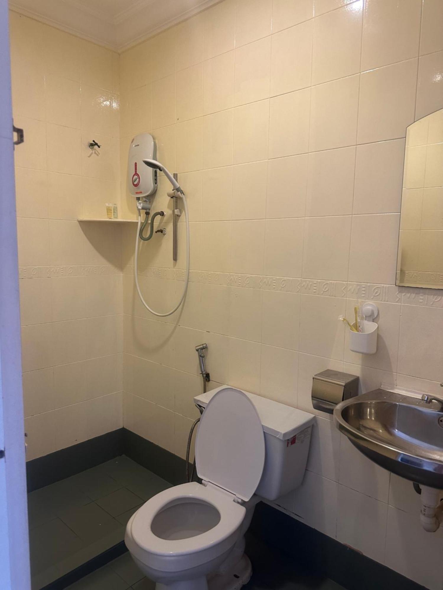 V Hotel Teluk Intan Eksteriør bilde