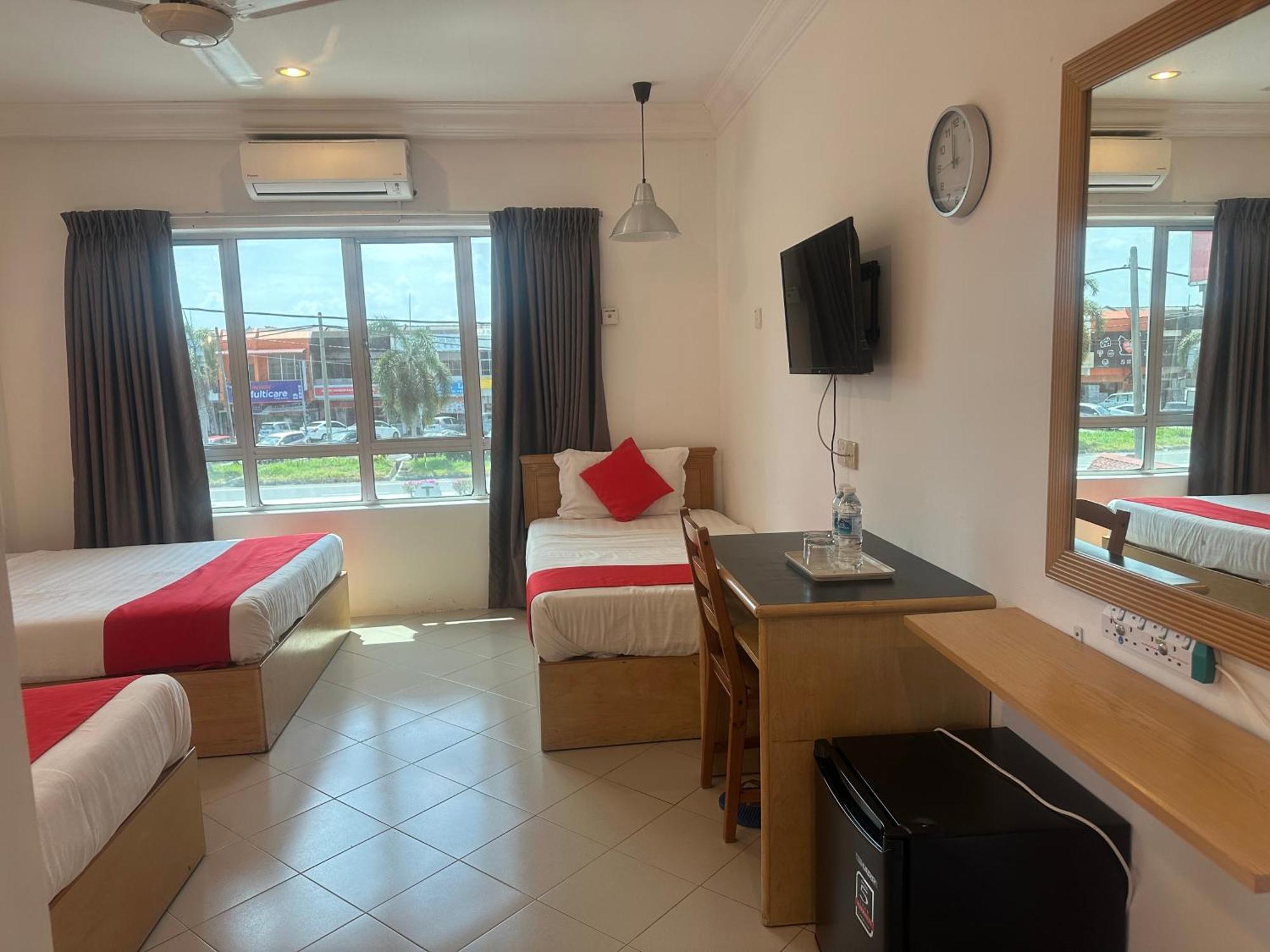V Hotel Teluk Intan Eksteriør bilde