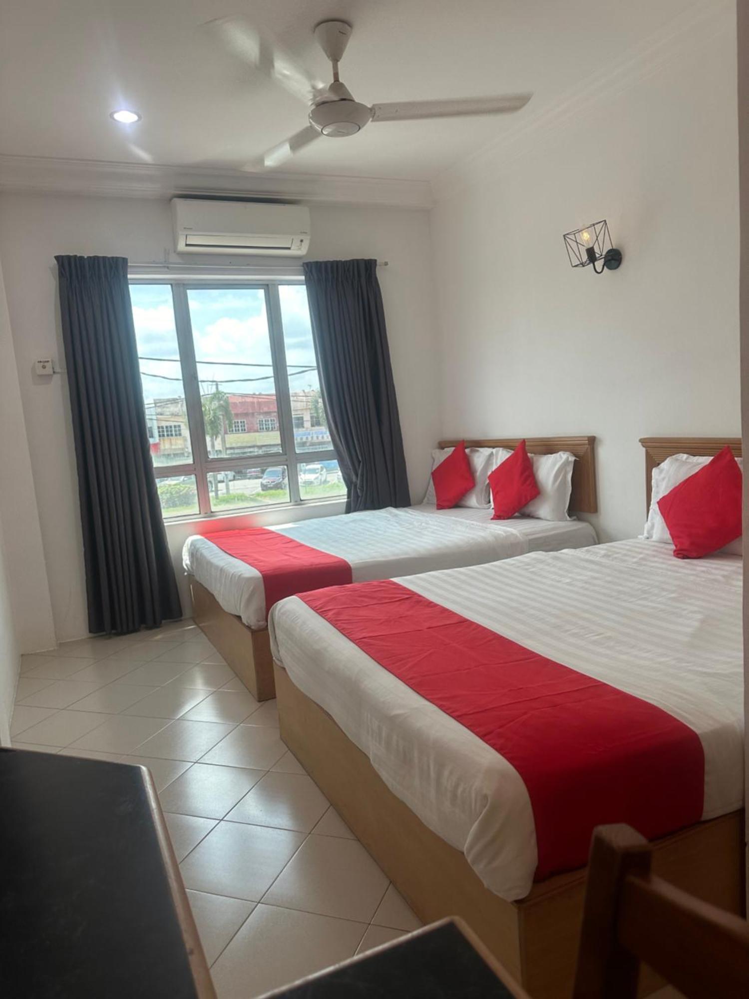 V Hotel Teluk Intan Eksteriør bilde
